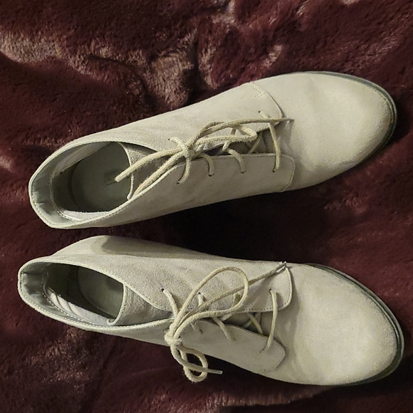 Ankle Boots - Picture 3 of 8